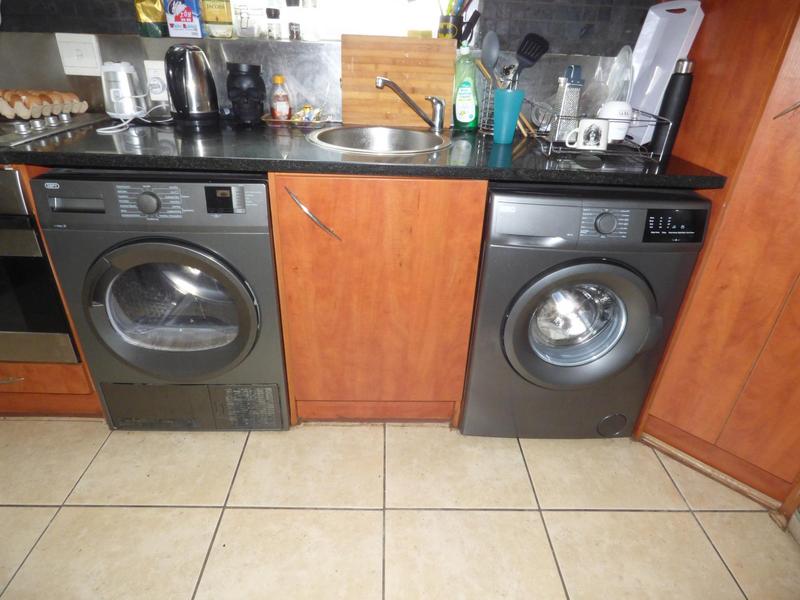 To Let 0 Bedroom Property for Rent in Sea Point Western Cape